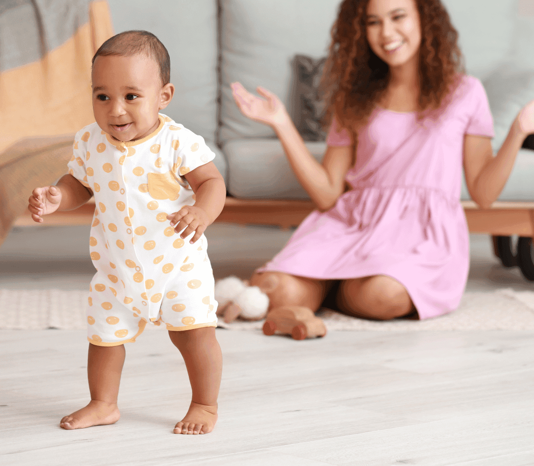 Explorarea Lumii: Primii Pasi ai Bebelușului și Cum Să-l Ghidăm În Această Aventură