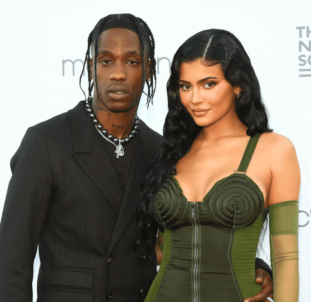 Kylie Jenner a dezvăluit numele celui de-al doilea copil
