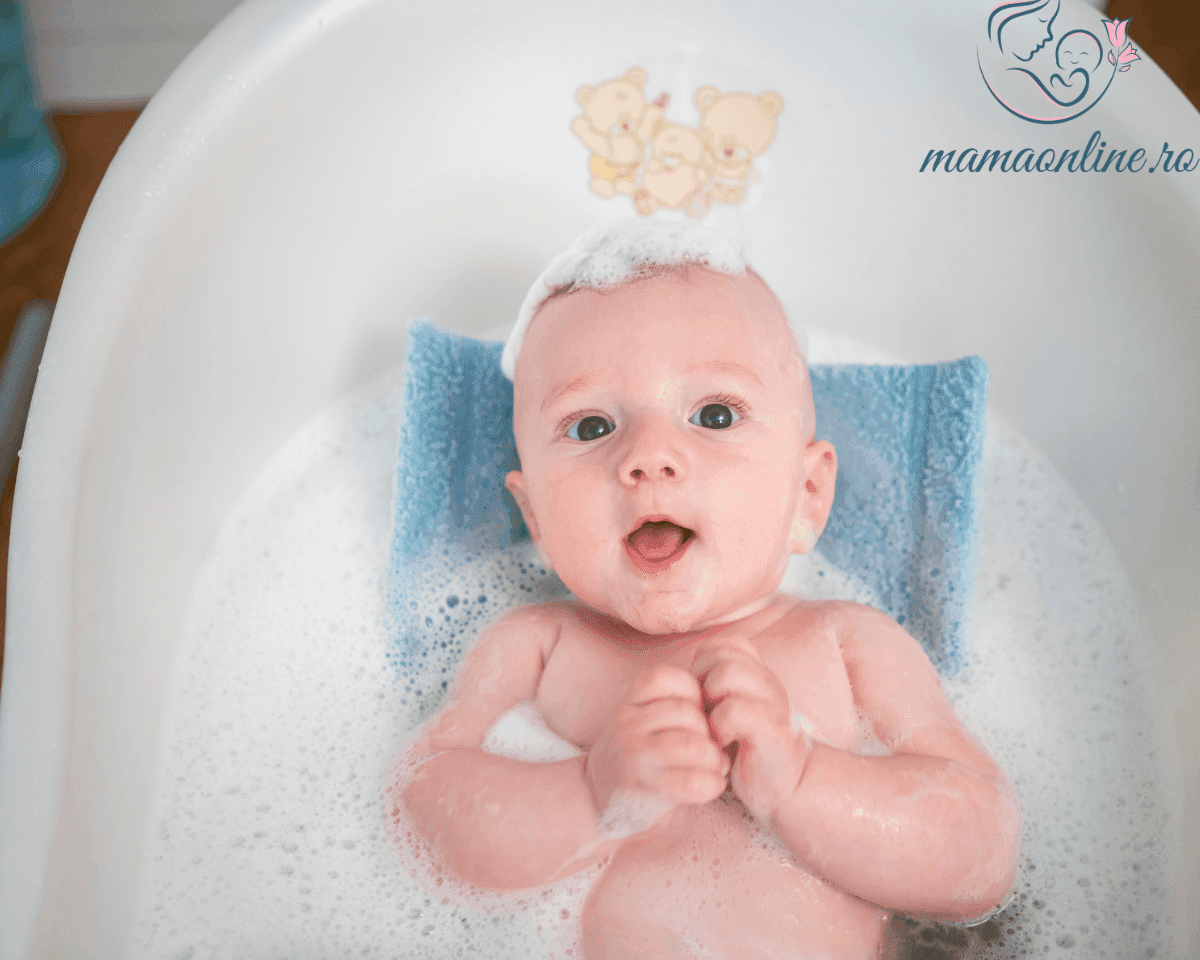 10 trucuri pentru a face baia bebelușului o experiență plăcută pentru toți