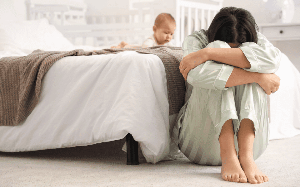 Depresia postnatală – Ce este, de ce apare și cum poate fi depășită