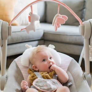 Ingenuity - Leagan portabil Comfort 2 Go Flora the Unicorn