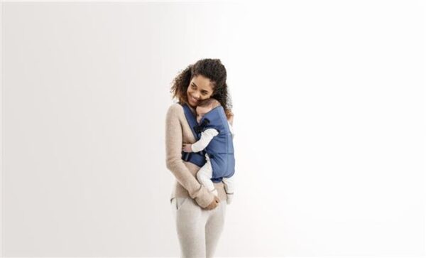 BabyBjorn - Marsupiu anatomic Mini, cu pozitii multiple de purtare, Vintage Indigo, Bumbac - imagine 2