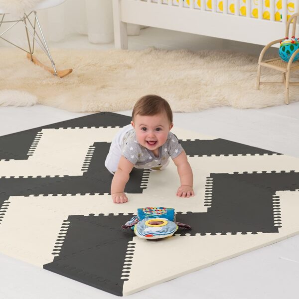 Skip Hop Covoras de joaca puzzle - Geometric Playspot, Negru / Bej - imagine 3