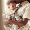 BabyBjorn - Marsupiu anatomic One, cu pozitii multiple de purtare Beige/Leopard Bumbac - Editie Limitata - imagine 4