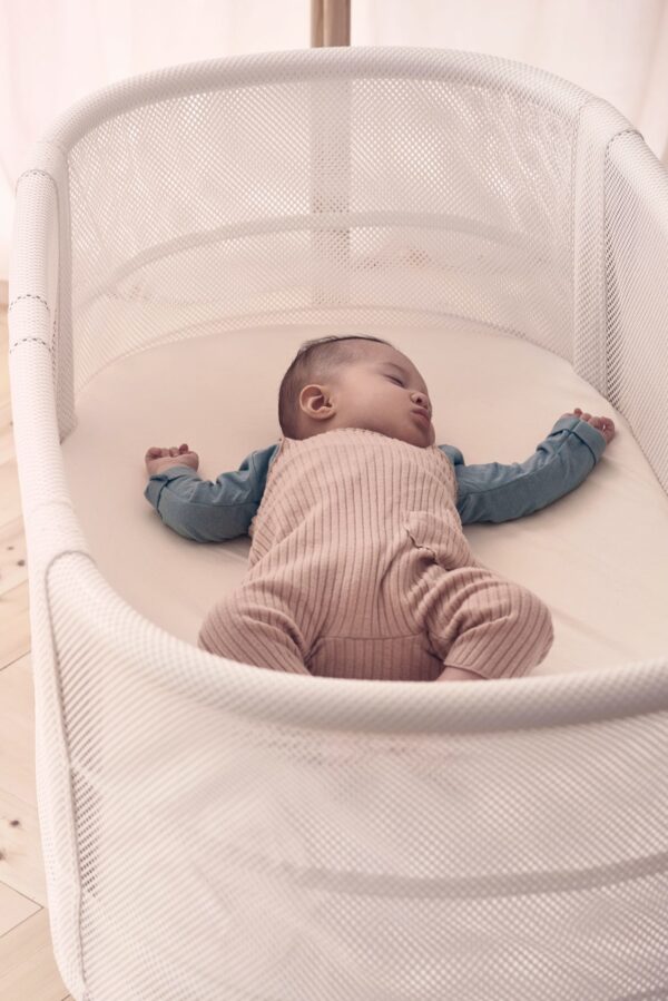 BabyBjorn - Patut reglabil pe inaltime din mesh, Alb - imagine 4